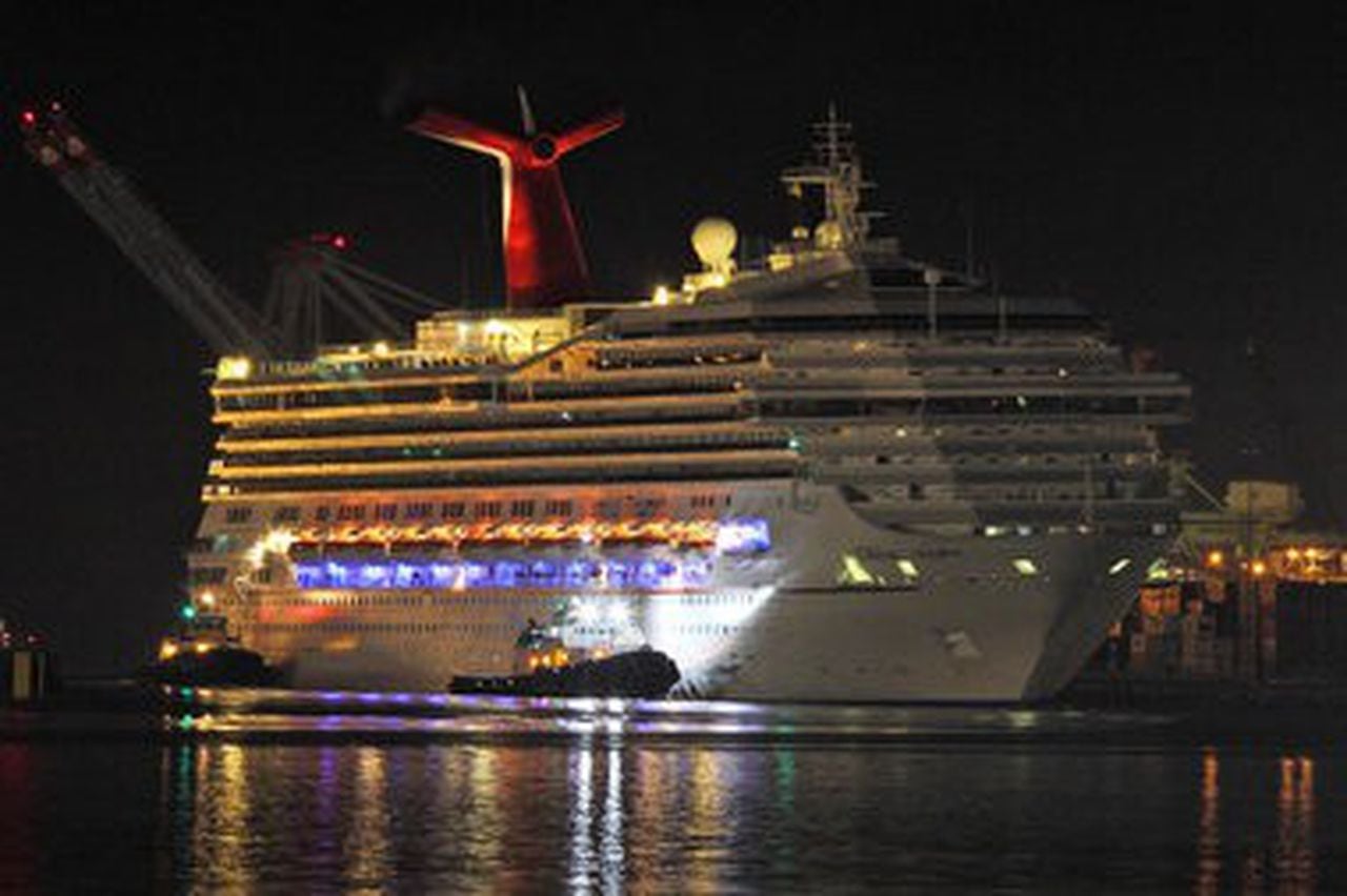 Carnival sues alabama shipyard where triumph was towed