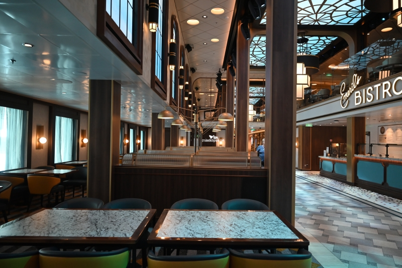 Carnival kicks it up a notch with emeril restaurant