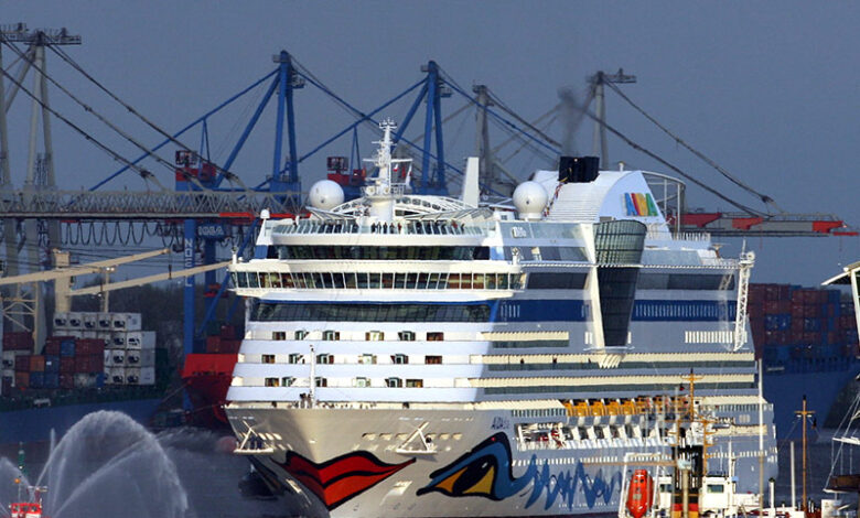 Carnival reports record bookings on 2 days in feb