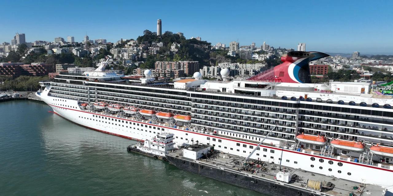 Carnival offers agents free cruises