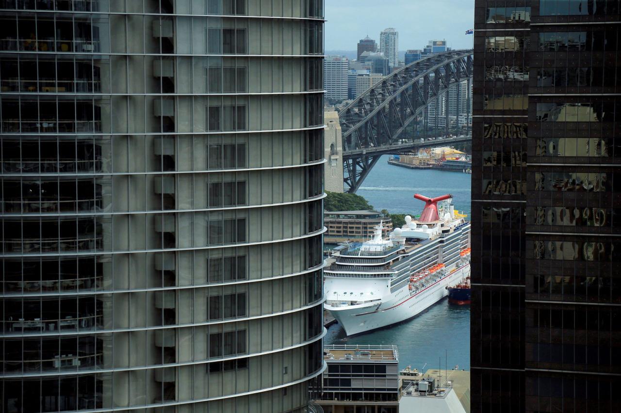 Carnival modifies commission tiers