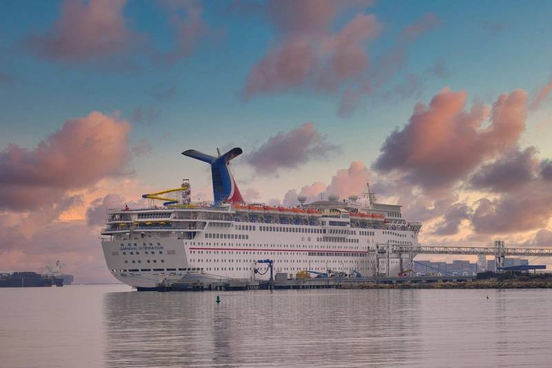 Carnival shoe decline sees profit q3