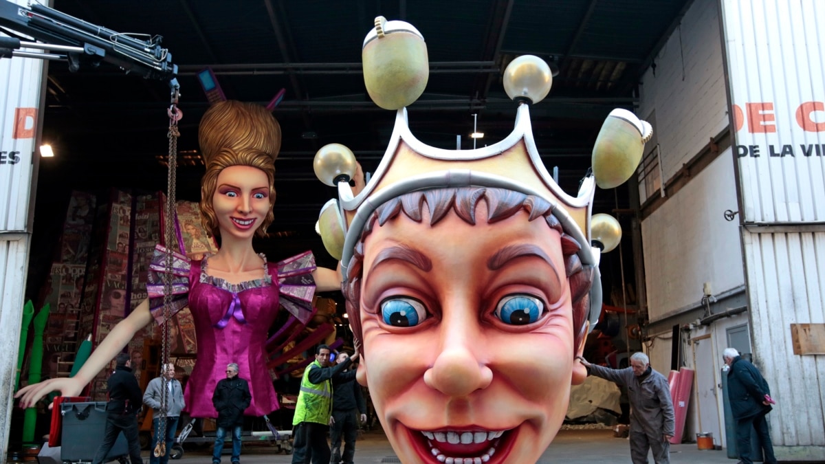 Carnival reveals features of mardi gras la piazza