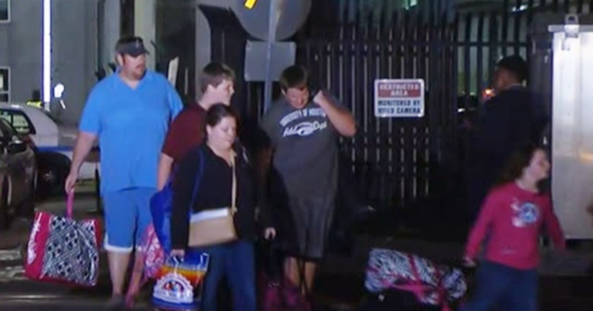 Carnival sues alabama shipyard where triumph was towed