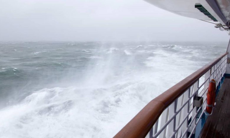 Carnival spirit docks in sydney after waiting out storm