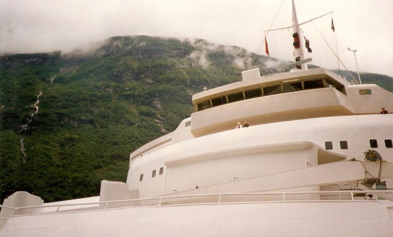 Always a queen the qe2s loyal subjects wax nostalgic