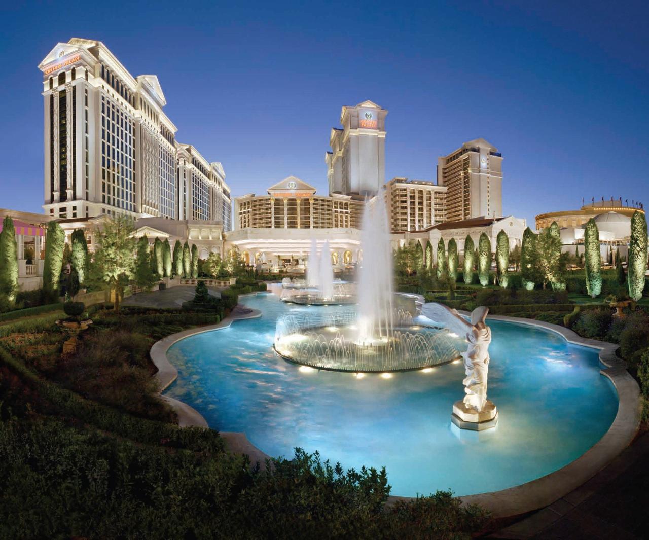 Caesars palace offer specials to twitter facebook fans