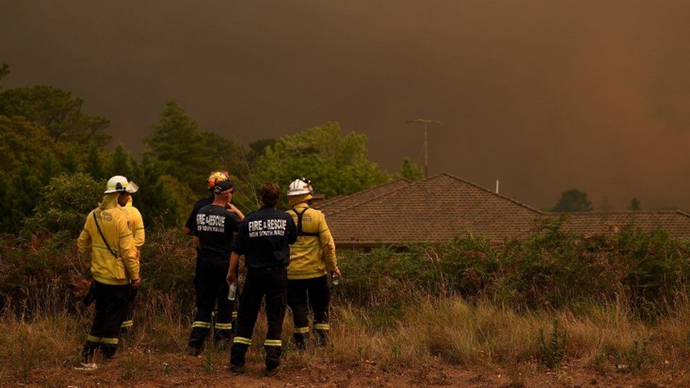 Wildfires bushfires fires fodors australian deadly coppel batemans newspix seek locals refuge malua township