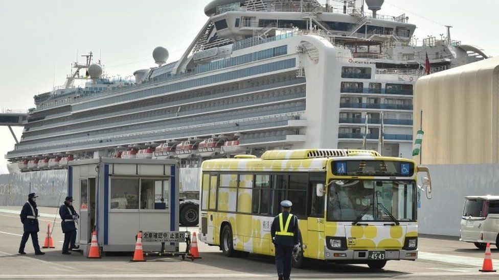 About 600 passengers disembark diamond princess