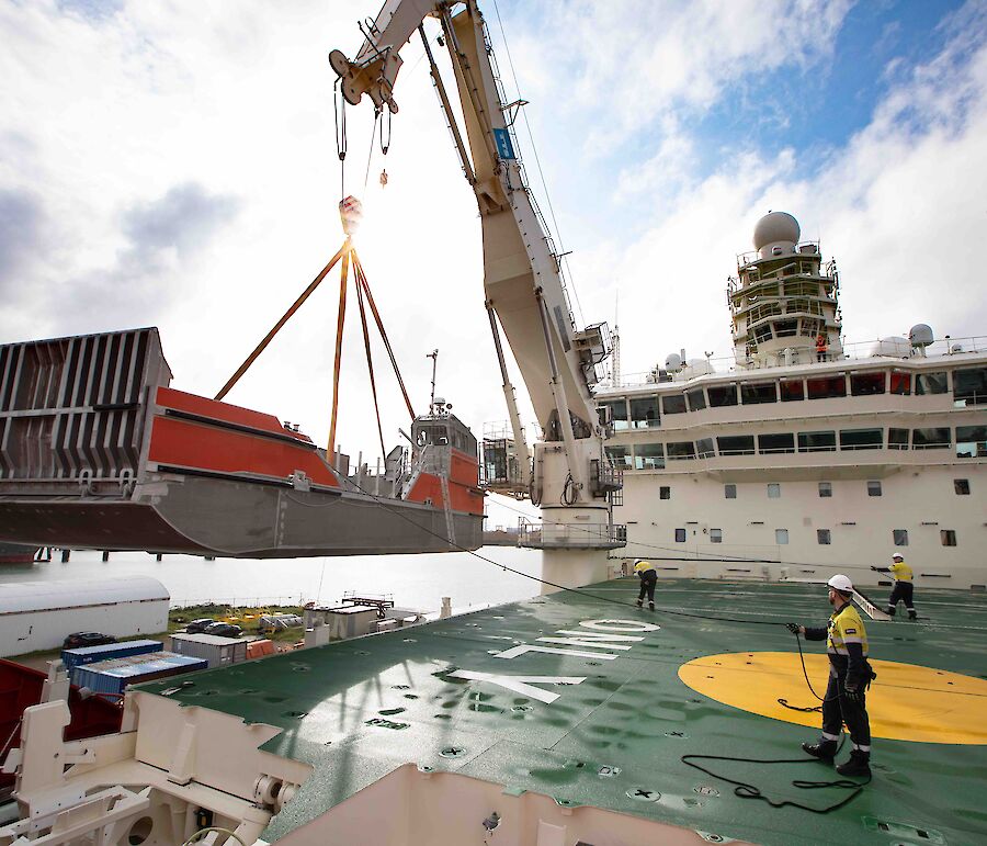 Barge line to return nenuphar to roster after refurbishments