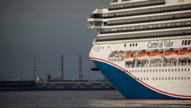 Carnival corp anticipates rough seas ahead