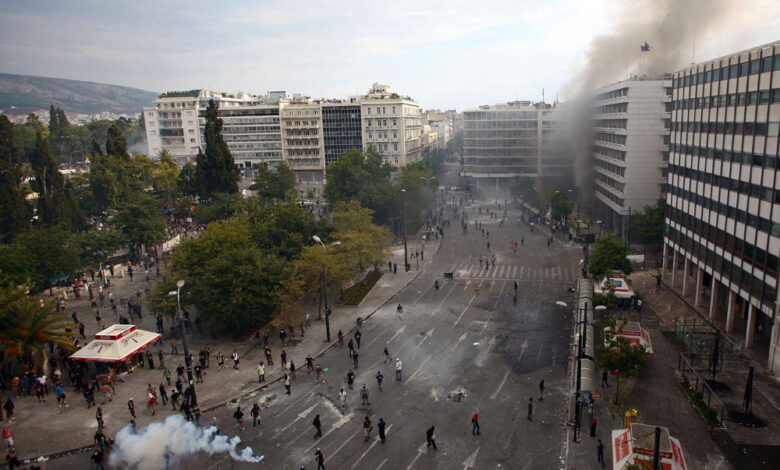 Athens hotels damaged in youth riots