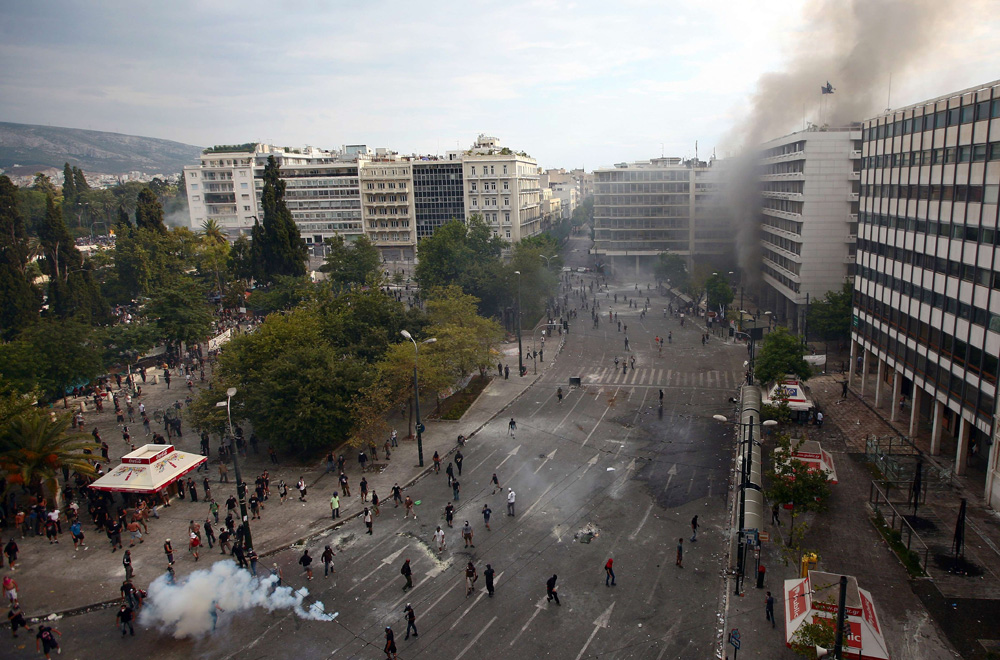 Athens hotels damaged in youth riots