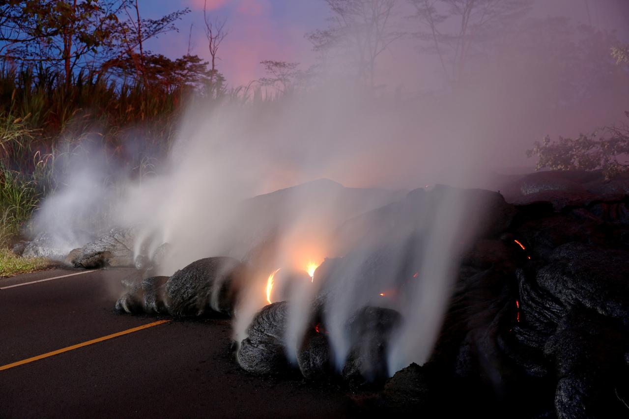 Big island officials lava flow no reason to alter vacation plans