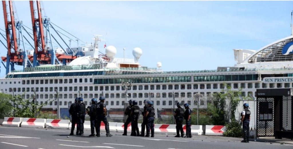 Antigua cops testify that cruise passengers injured them