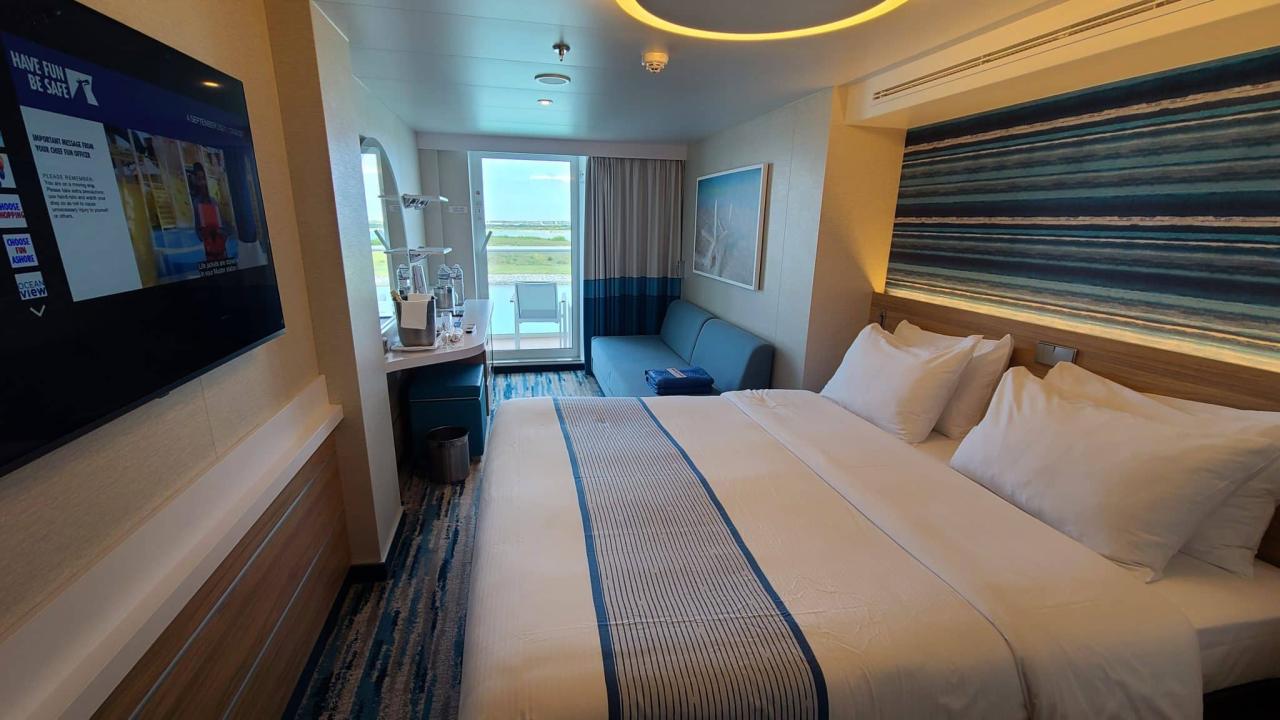 Carnival and princess ban stateroom smoking