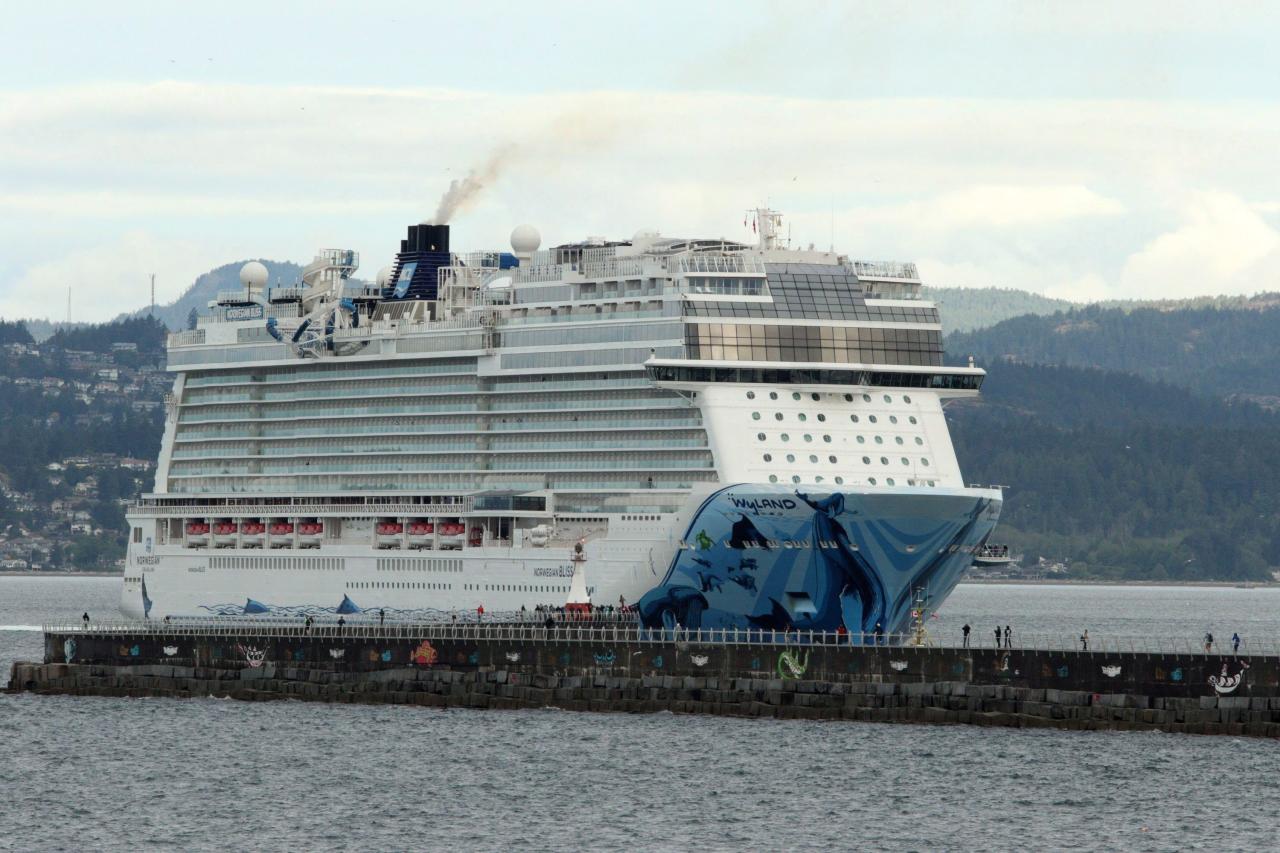 Canada bans cruise ships carrying 100 plus passengers through oct