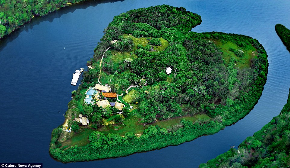 Branson owned island to become eco resort