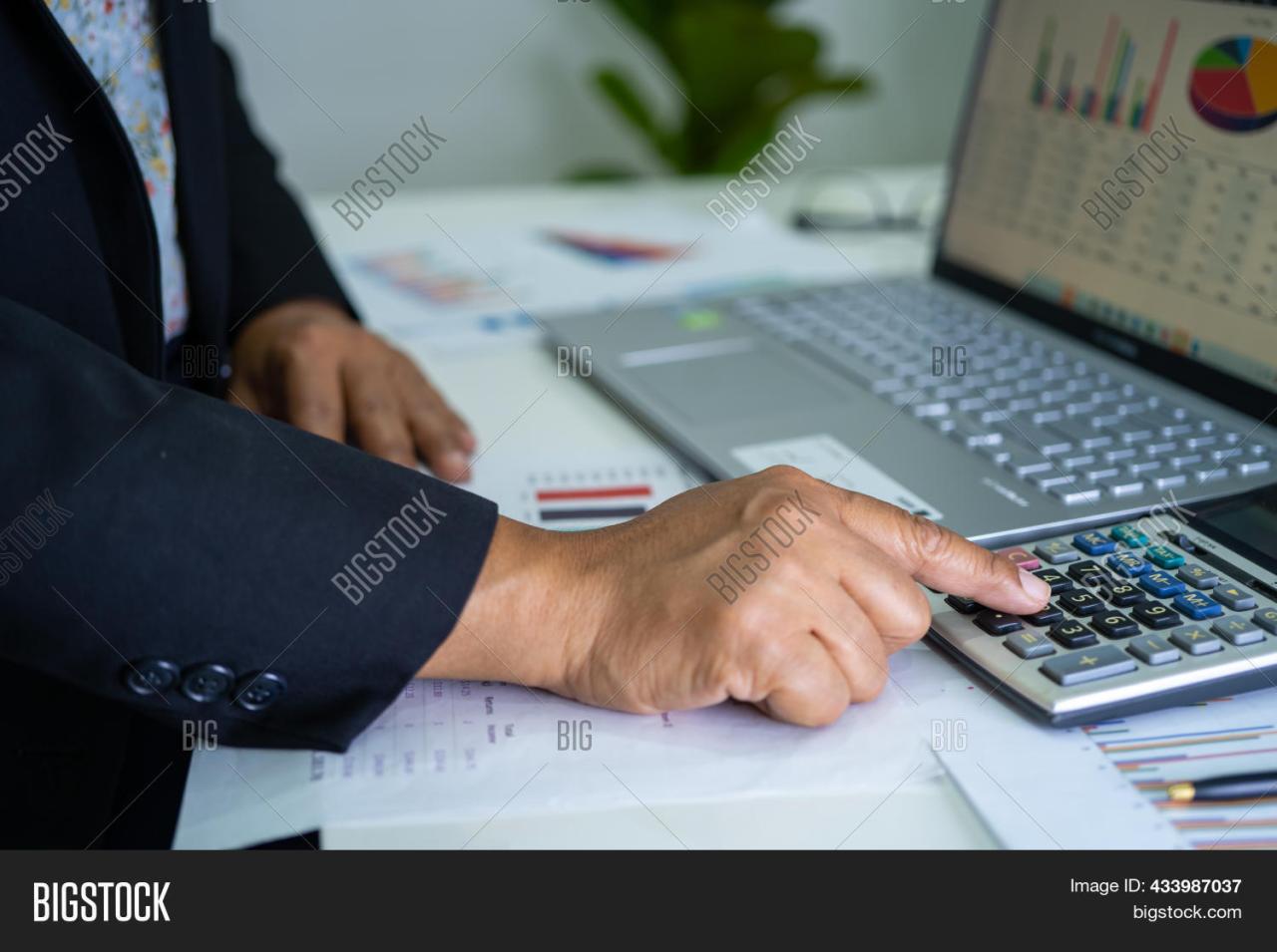 An accountant in pyongyang