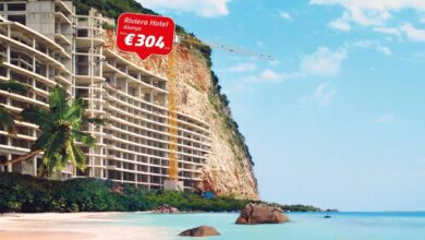 Carnival offers early booking discount with restrictions