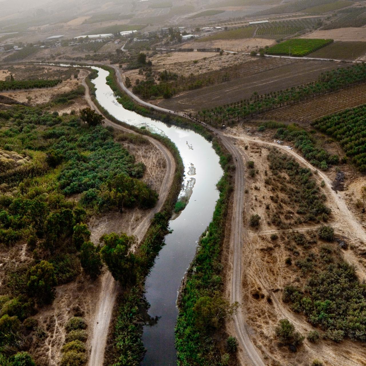 A chariot swings low over jordan