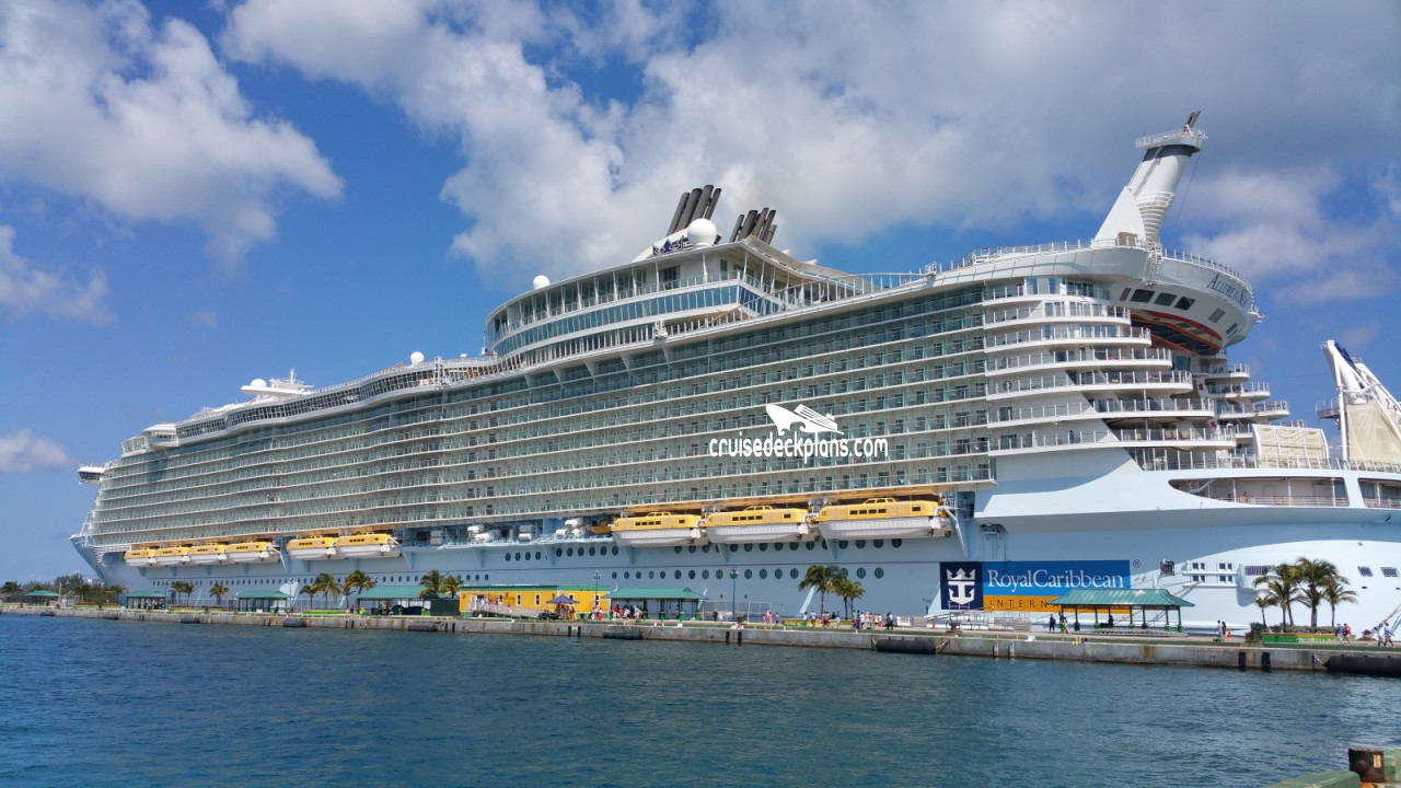 Allure of the seas experiences brief power outage