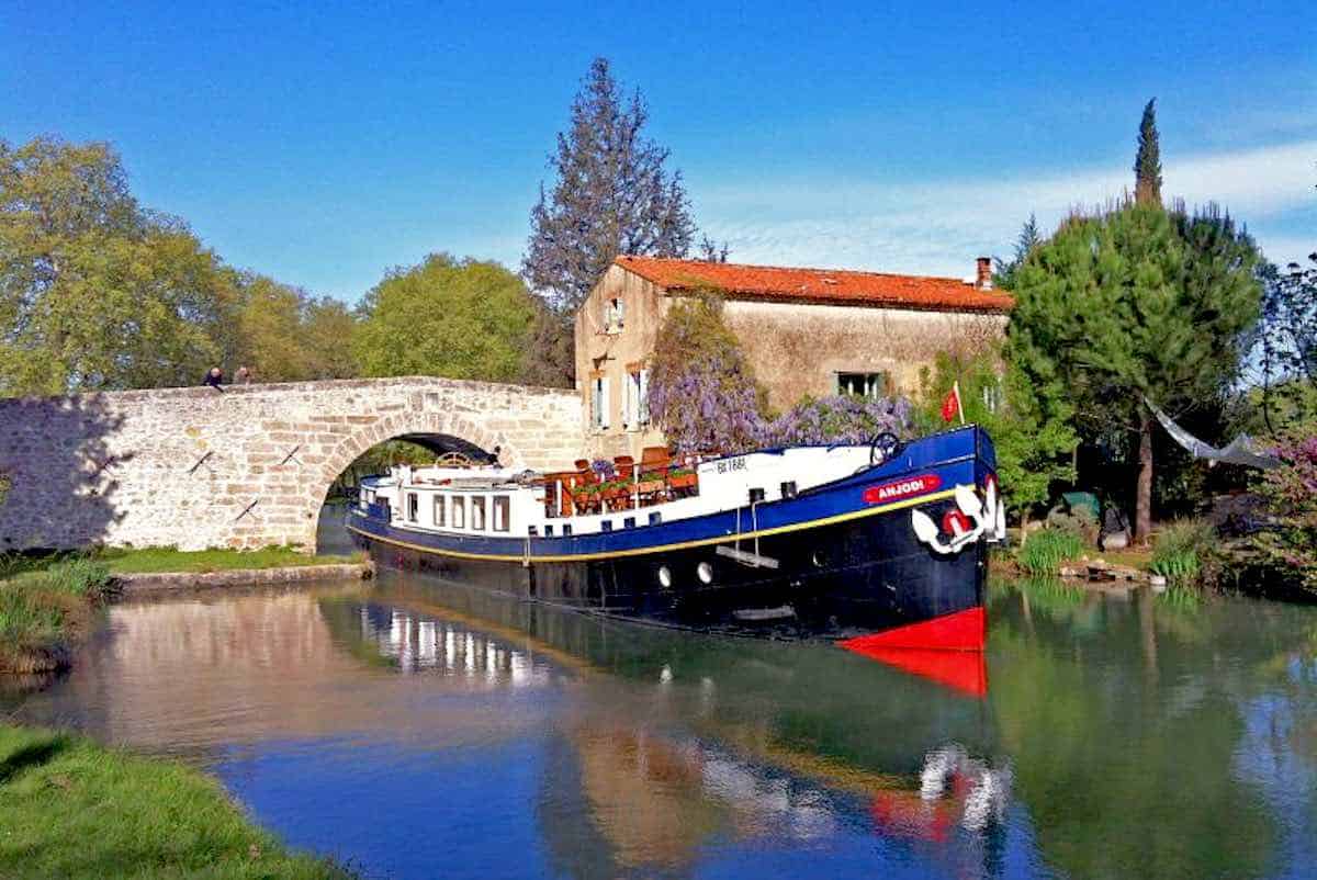 Voies navigables navigable fluviale waterways canaux rivière stupid houseboat potentially ouest depuis