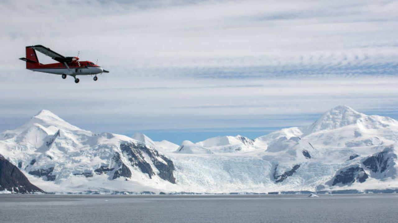 Antarctic group calls for stricter tourism regulations