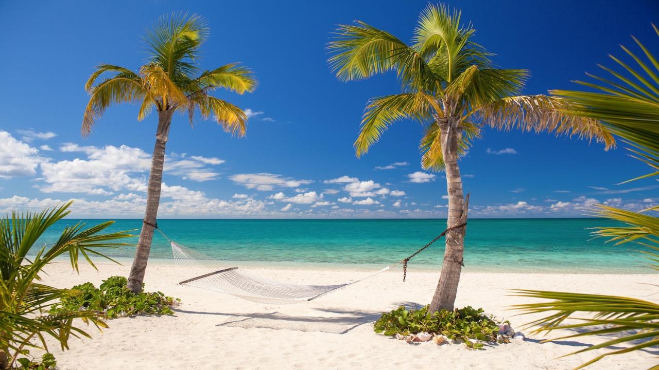 Bahamas private island readies for winter