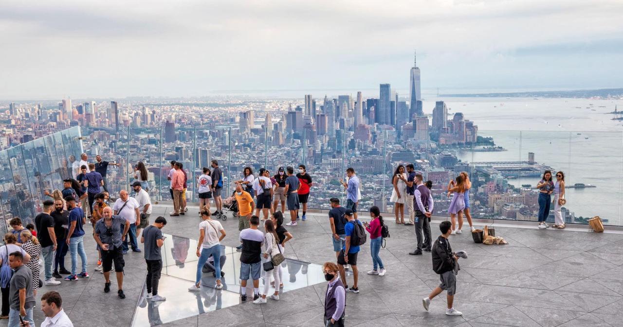 Building opens lookout deck