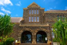 Bishop museum extends hours adds visitor parking fee