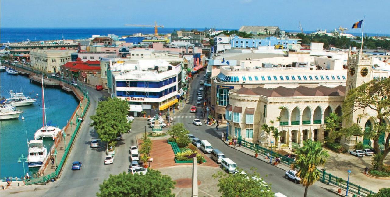 Barbados extends its airport closure to friday