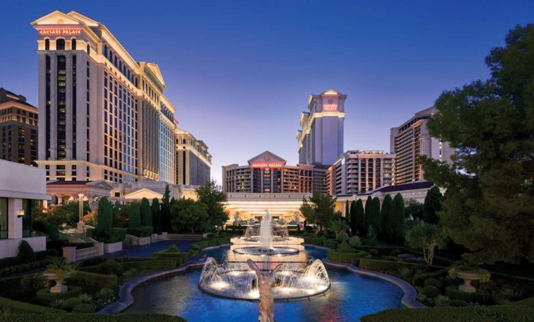 Caesars palace offer specials to twitter facebook fans