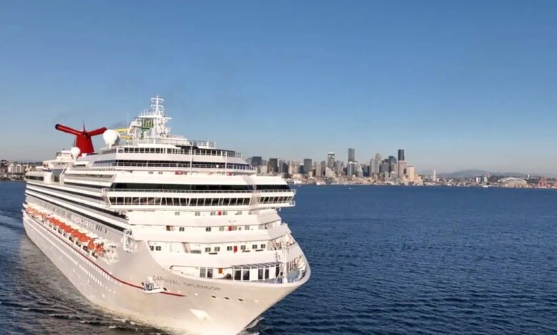 Agents put in extra hours to rebook carnival splendor clients