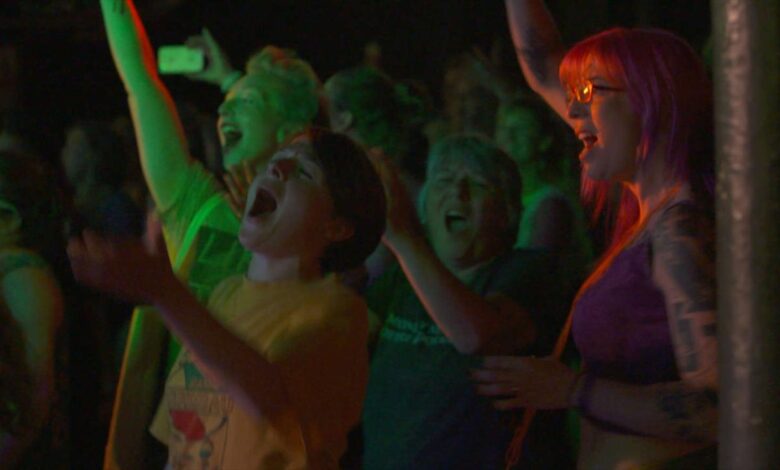 Carnival introduces live band karaoke