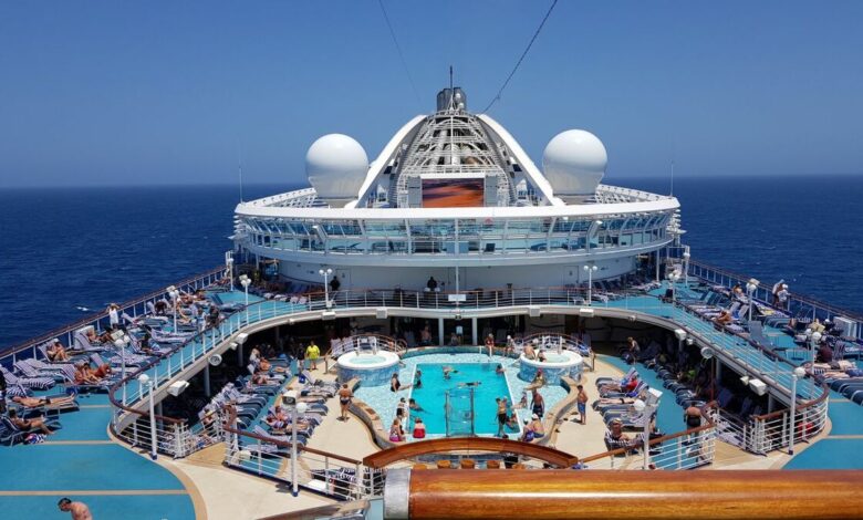 Carnival corp broadens internet access