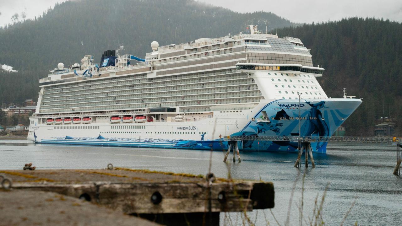 Cruise alaska ship ketchikan ships people caribbean docked beautiful royal power alaskan princess pollution cruises cruiselawnews lines