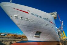 Carnival reports record quarter with income of 1b