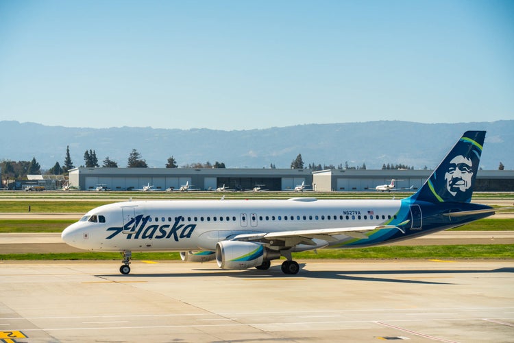 Alaska airlines to end two kona routes