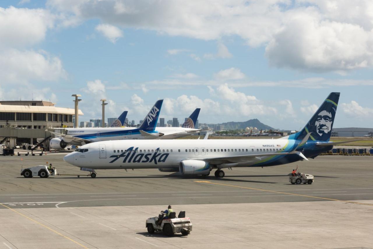 Alaska airlines debuts wash honolulu flight