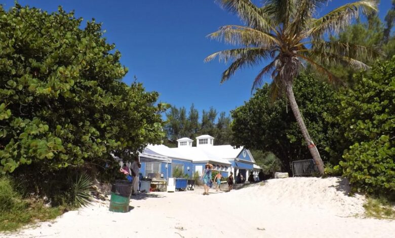 Bermuda horseshoe wharf pantai indah visa alowisata