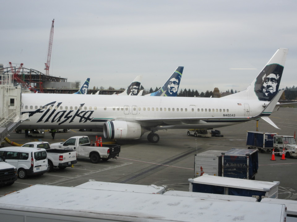 Alaska airlines offers increased seasonal service to neighbor isles