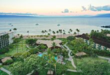 At kaanapali beach resort paddling with pros