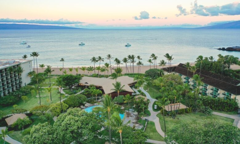 At kaanapali beach resort paddling with pros