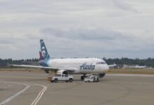 Alaska airlines begins seasonal ore kona service