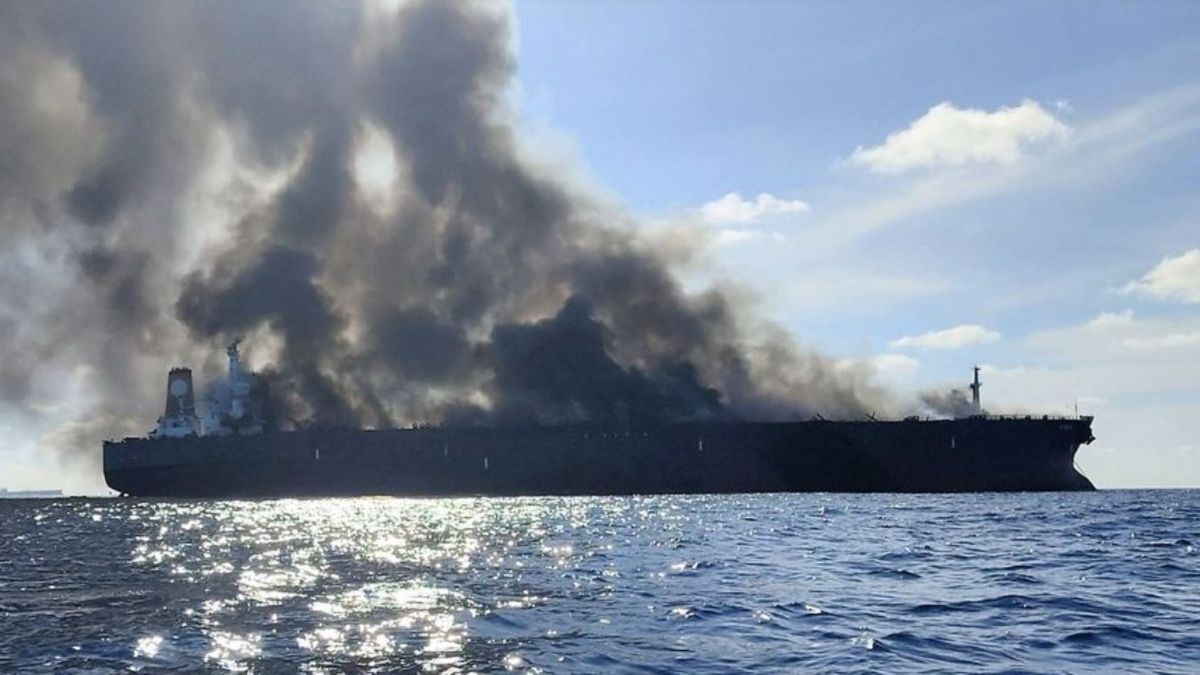 Aqua expeditions ship sinks after explosion