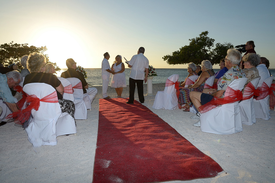 Aruba brings vow renewal event to its shores