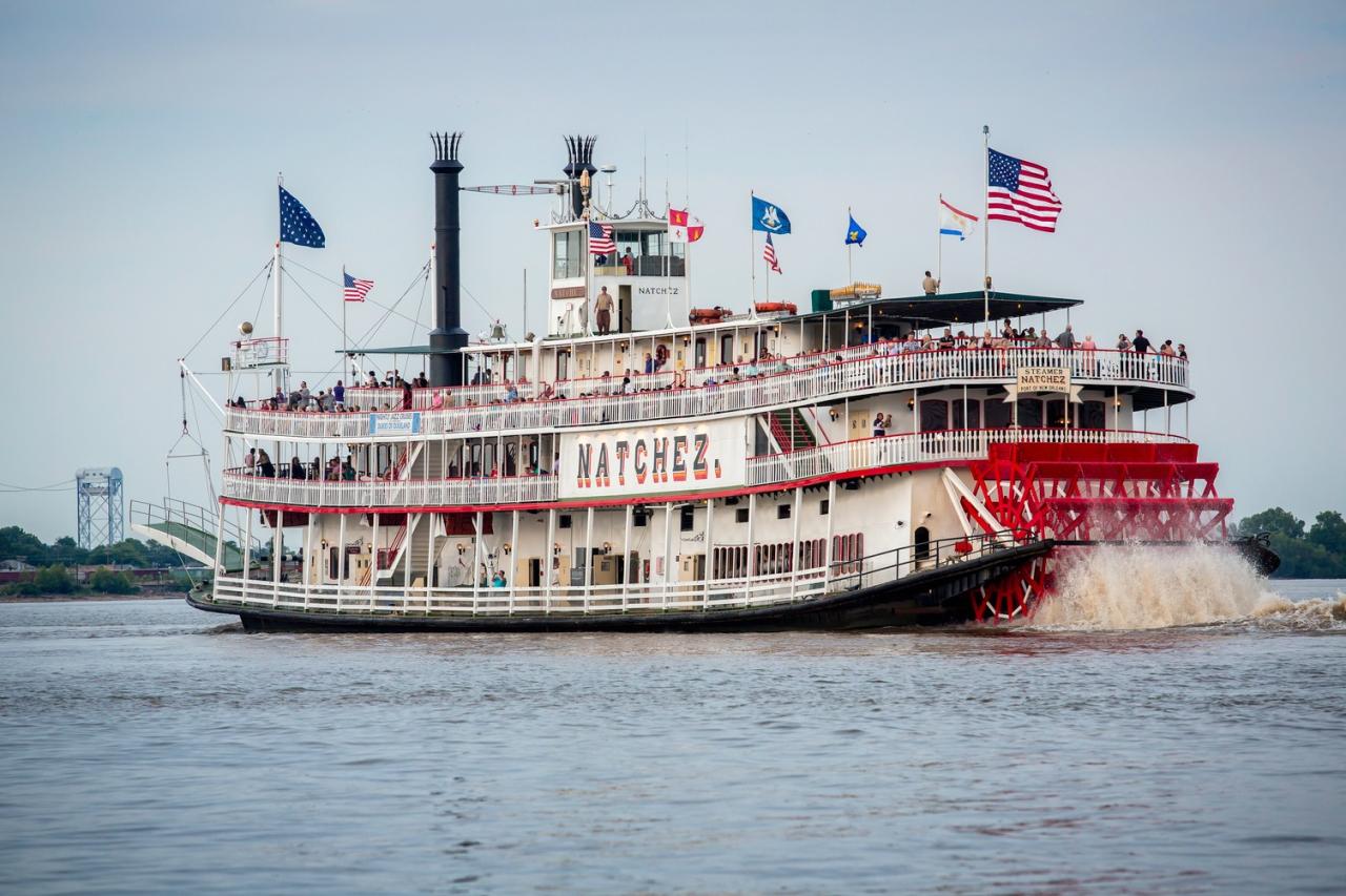 American queen repositions due to mississippi river flooding