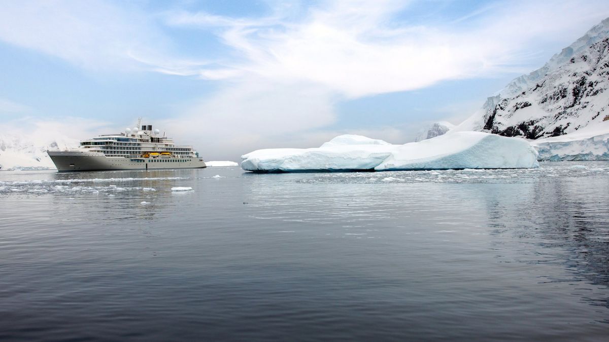 Explorer silversea silver expedition arctic svalbard cruises cruise ii luxury overview