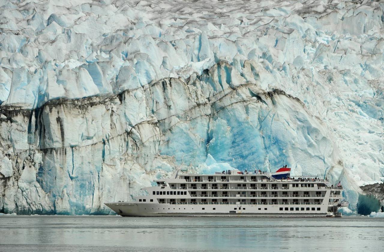 Alaska sue the cdc to restart cruising